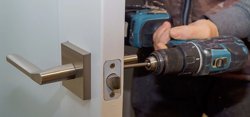 Broken Door Handle Lock Repair in Lamont, California
