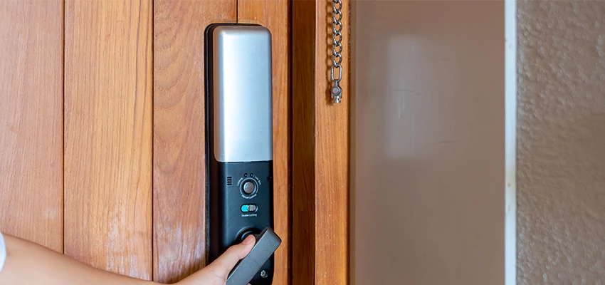Home Security Electronic Locks Upgrades in Lamont, CA