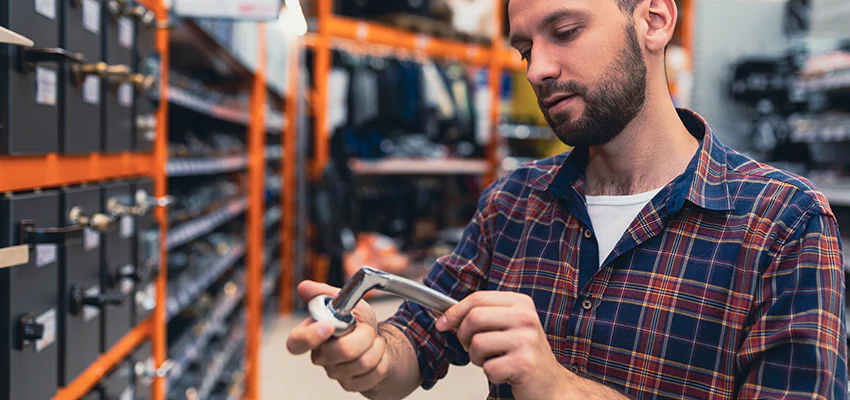 Locksmith For Retail Stores Lockout Services in Lamont, California